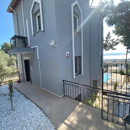 Triplex Villa With Pool In Kusadasi Villa