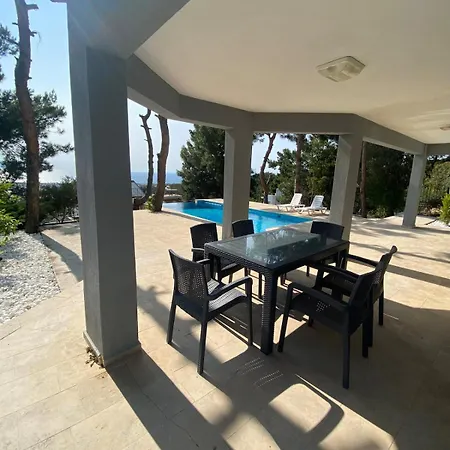 Triplex Villa With Pool In Kusadasi Sogucak