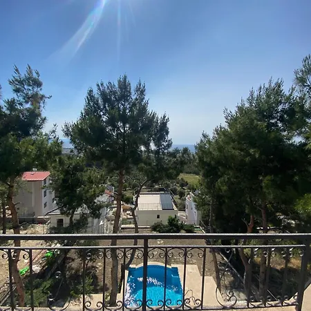 Villa Triplex Villa With Pool In Kusadasi *