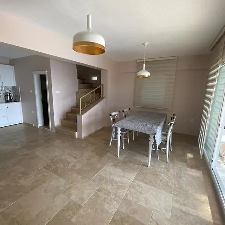 Triplex Villa With Pool In Kusadasi *